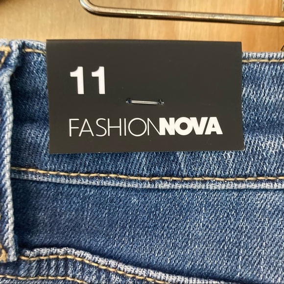 FASHION NOVA Sz 11 High Rise Boyfriend Jeans Mid-Wash NWT - Picture 6 of 9